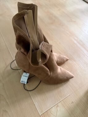 Express Tan Suede Pointed-Toe Stiletto Heeled Boots
